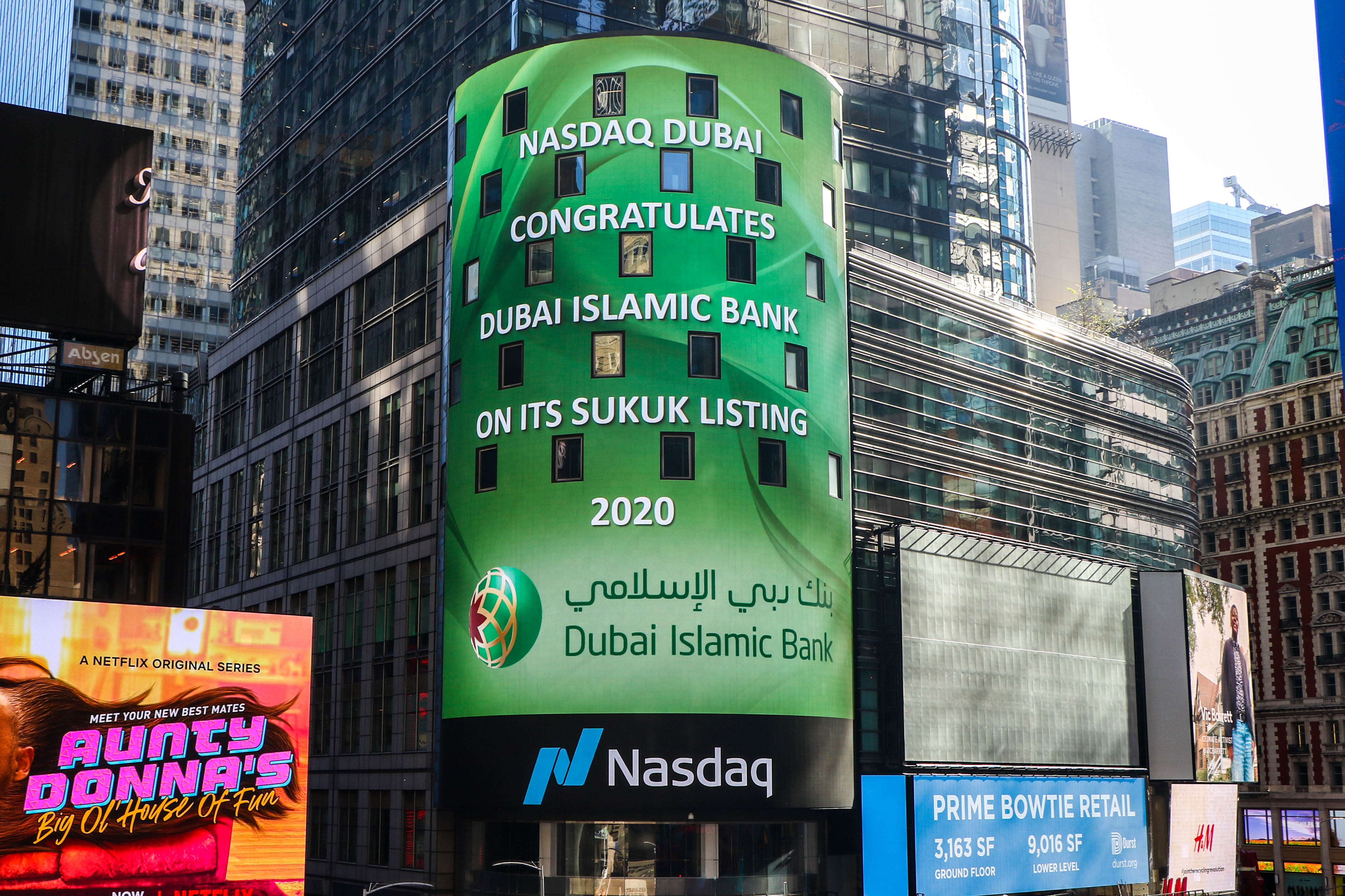 Dubai Islamic Bank rings market-opening bell to celebrate listing a USD one  billion AT1 Sukuk on Nasdaq Dubai