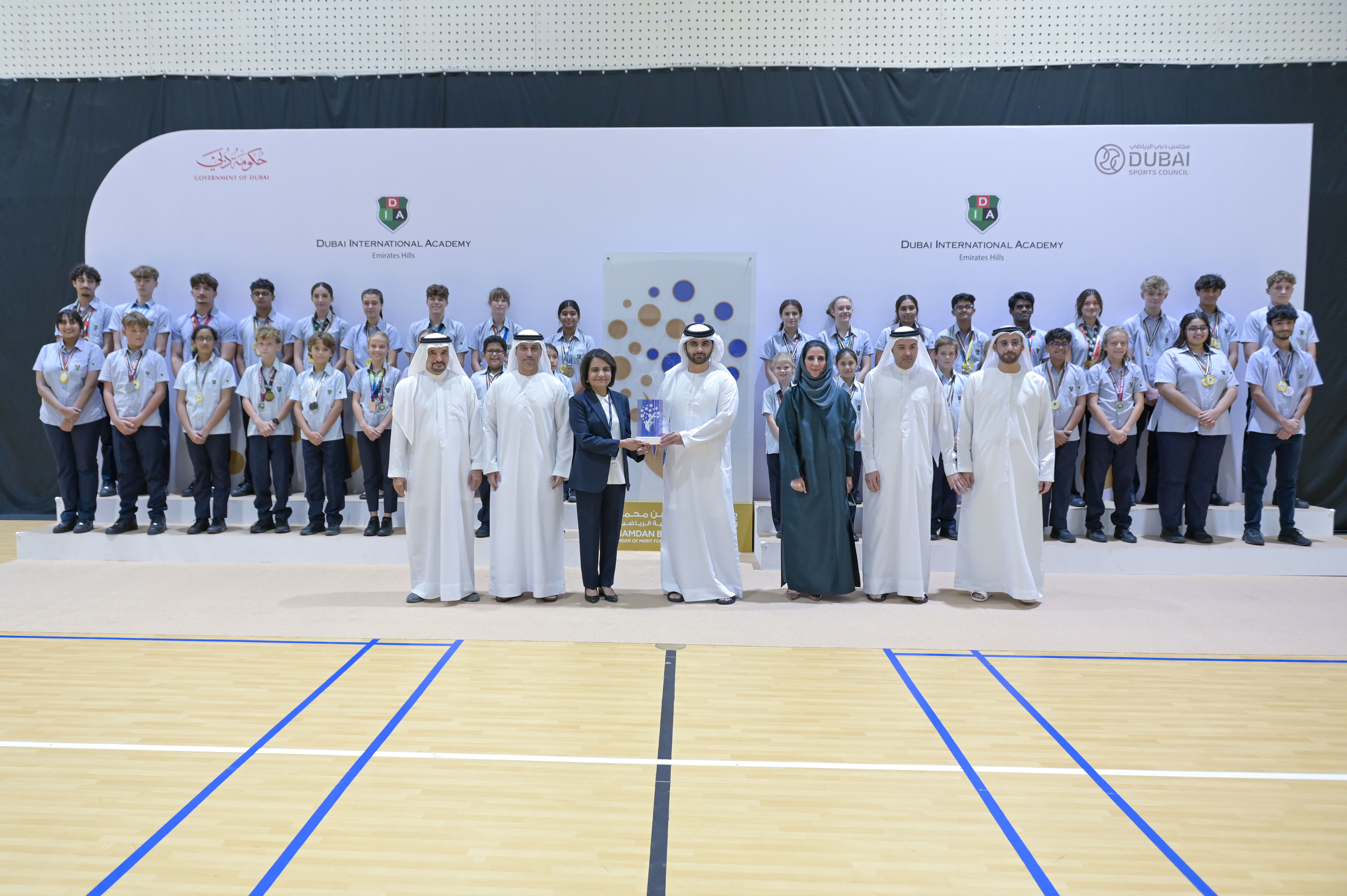 Mansour bin Mohammed rinde homenaje a los ganadores de la Medalla al Mérito Deportivo Hamdan bin Mohammed