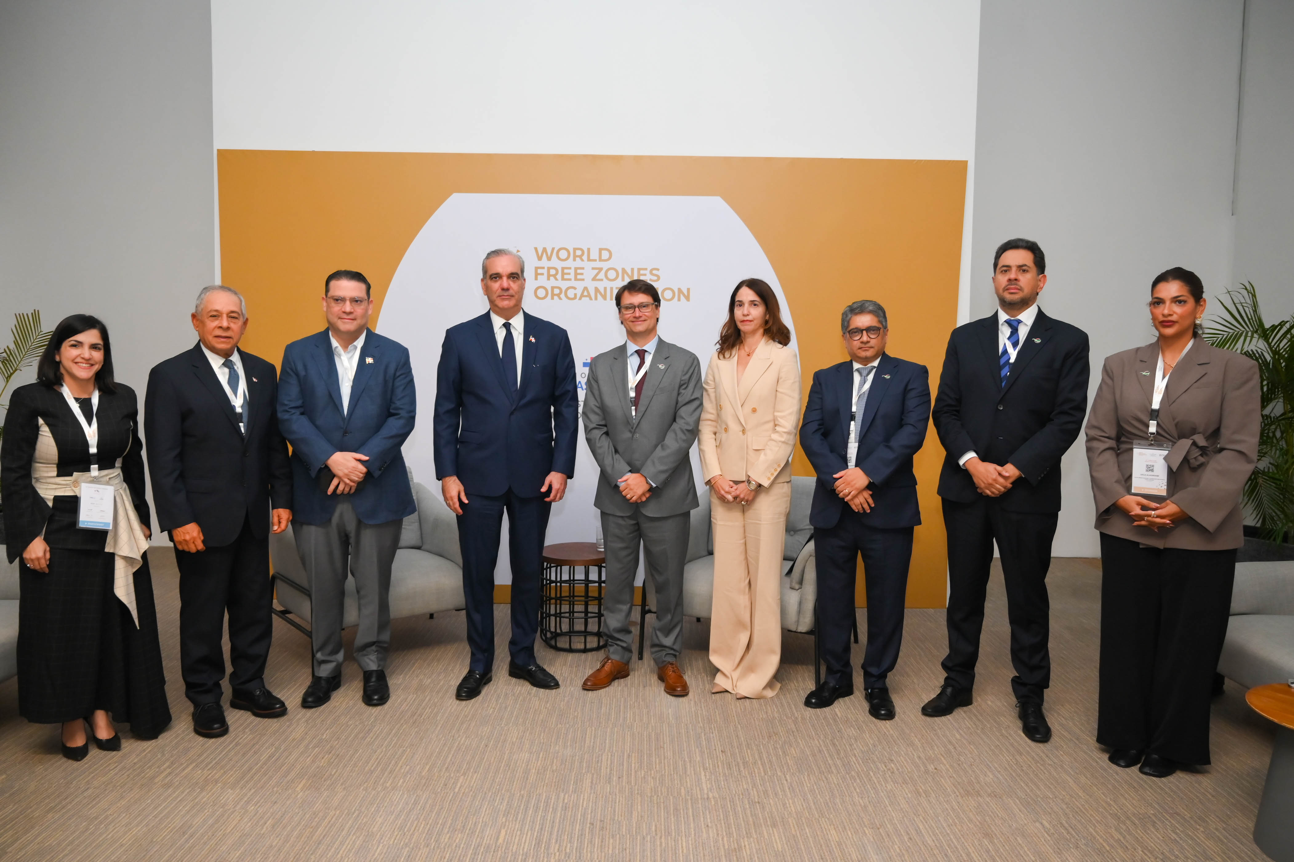 DP World Delegation meets with the President of the Dominican Republic - FZO Congress in Panama